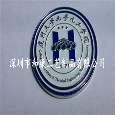 鋅合金與不銹鋼紀(jì)念徽章制作指南 為同學(xué)會(huì)、企業(yè)定制專屬胸章與獎(jiǎng)牌